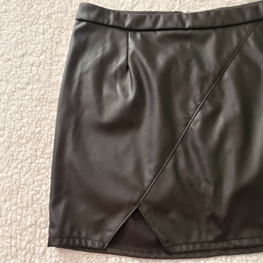 And Now This Faux Leather Black Mini Skirt with Back Zipper Size 2X - Picture 3 of 6